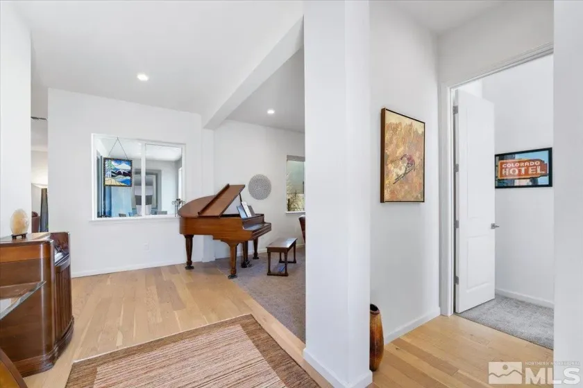 Entry/Foyer