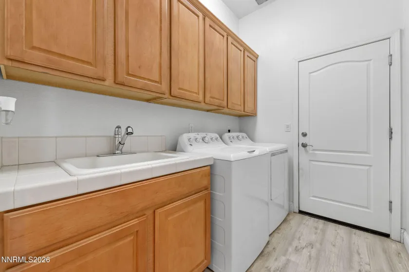 10770 Summer Glen, Reno, Nevada 89521, 4 Bedrooms Bedrooms, ,3 BathroomsBathrooms,Residential,Residential,Summer Glen,0,260007859