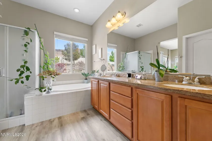 10770 Summer Glen, Reno, Nevada 89521, 4 Bedrooms Bedrooms, ,3 BathroomsBathrooms,Residential,Residential,Summer Glen,0,260007859