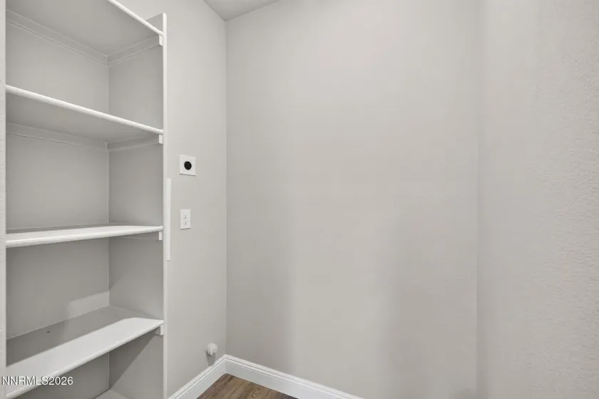 Multi Gen Walk-In Closet/Laundry