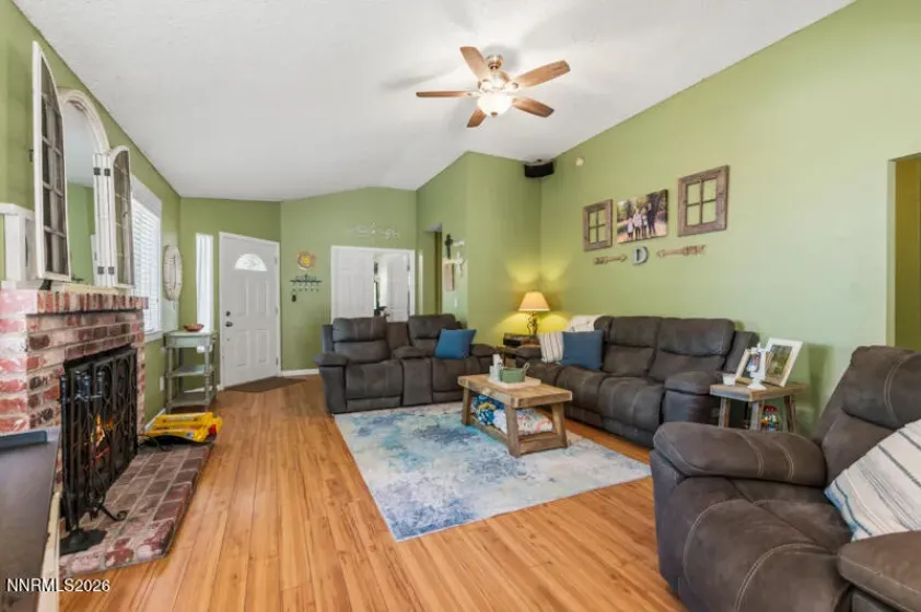 5880 Starcrest, Reno, Nevada 89523, 3 Bedrooms Bedrooms, ,2 BathroomsBathrooms,Residential,Residential,Starcrest,0,260007883