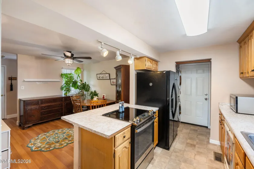 654 Marracco, Sparks, Nevada 89434, 4 Bedrooms Bedrooms, ,2 BathroomsBathrooms,Residential,Residential,Marracco,0,260007920