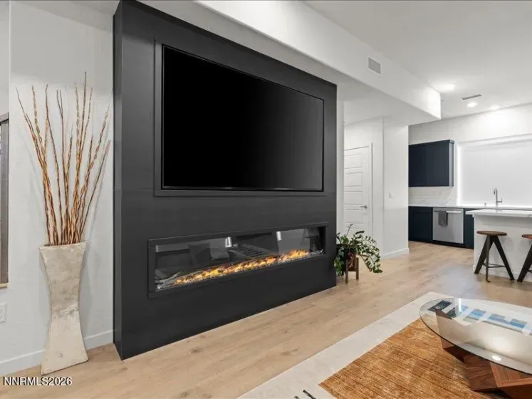 156 Rissone, Reno, Nevada 89503, 2 Bedrooms Bedrooms, ,3 BathroomsBathrooms,Residential,Residential,Rissone,0,260007930