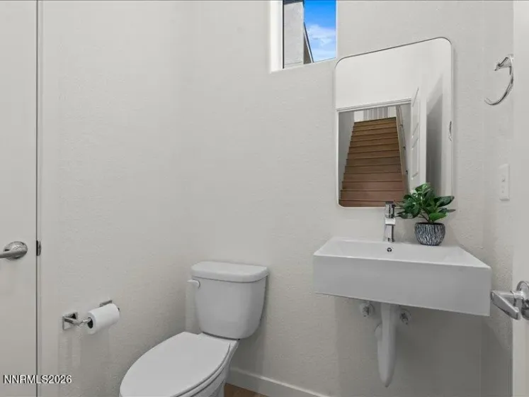 156 Rissone, Reno, Nevada 89503, 2 Bedrooms Bedrooms, ,3 BathroomsBathrooms,Residential,Residential,Rissone,0,260007930
