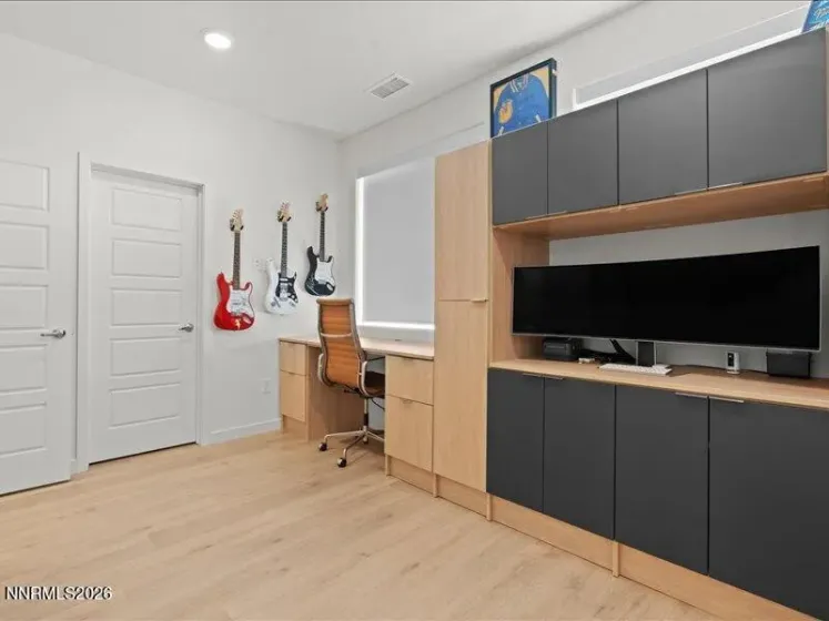 156 Rissone, Reno, Nevada 89503, 2 Bedrooms Bedrooms, ,3 BathroomsBathrooms,Residential,Residential,Rissone,0,260007930