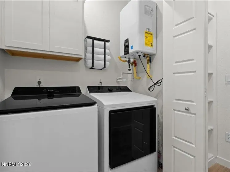 156 Rissone, Reno, Nevada 89503, 2 Bedrooms Bedrooms, ,3 BathroomsBathrooms,Residential,Residential,Rissone,0,260007930