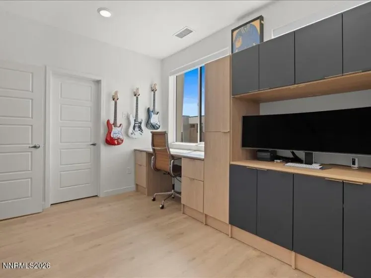 156 Rissone, Reno, Nevada 89503, 2 Bedrooms Bedrooms, ,3 BathroomsBathrooms,Residential,Residential,Rissone,0,260007930