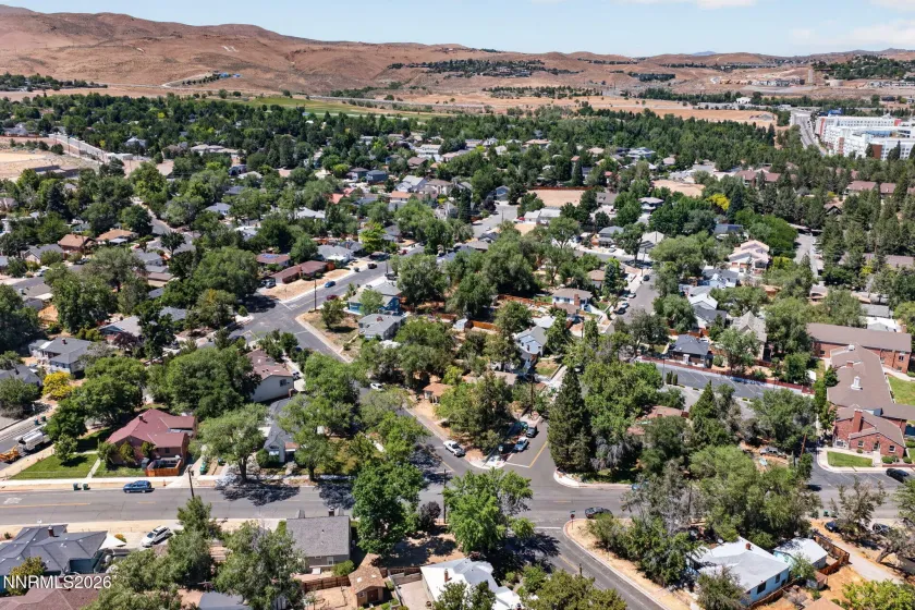 1301 Faland, Reno, Nevada 89503, 4 Bedrooms Bedrooms, ,3 BathroomsBathrooms,Residential Income,Residential,Faland,0,260007966