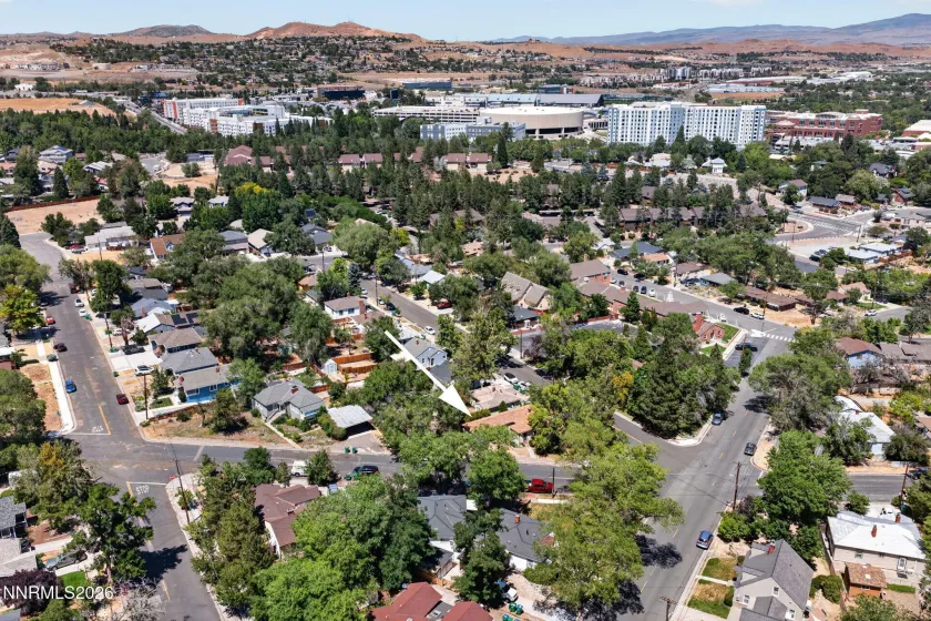 1301 Faland, Reno, Nevada 89503, 4 Bedrooms Bedrooms, ,3 BathroomsBathrooms,Residential Income,Residential,Faland,0,260007966