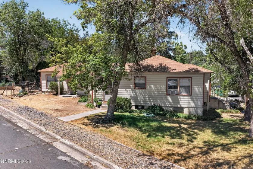 1301 Faland, Reno, Nevada 89503, 4 Bedrooms Bedrooms, ,3 BathroomsBathrooms,Residential Income,Residential,Faland,0,260007966