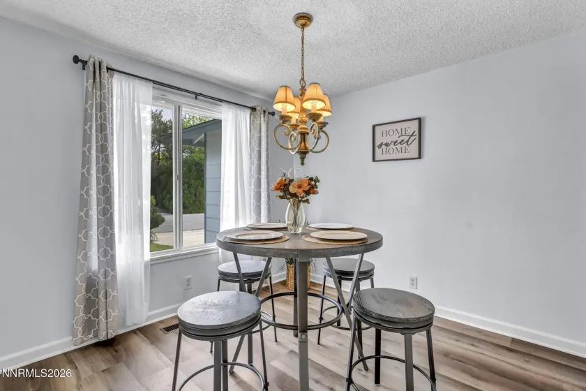 933 Lepori, Sparks, Nevada 89431, 3 Bedrooms Bedrooms, ,2 BathroomsBathrooms,Residential,Residential,Lepori,0,260007988