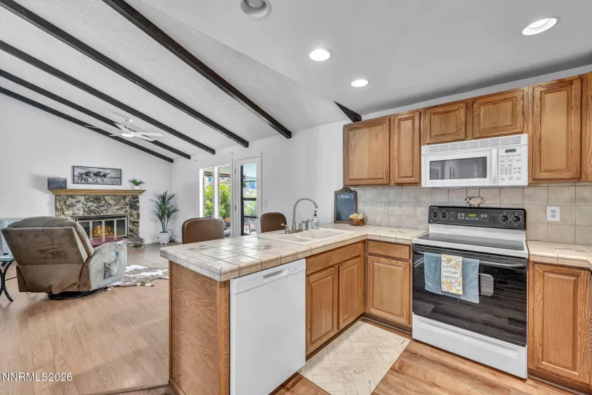 933 Lepori, Sparks, Nevada 89431, 3 Bedrooms Bedrooms, ,2 BathroomsBathrooms,Residential,Residential,Lepori,0,260007988