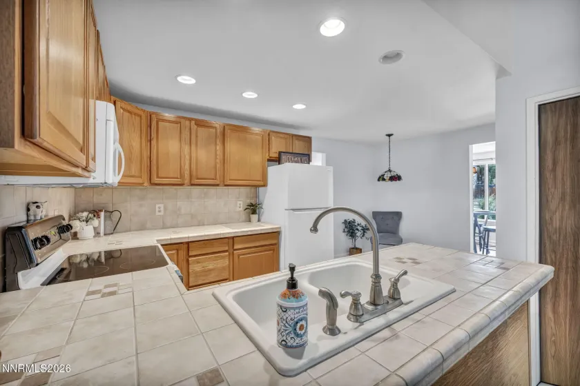 933 Lepori, Sparks, Nevada 89431, 3 Bedrooms Bedrooms, ,2 BathroomsBathrooms,Residential,Residential,Lepori,0,260007988