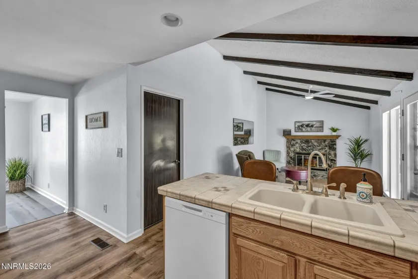 933 Lepori, Sparks, Nevada 89431, 3 Bedrooms Bedrooms, ,2 BathroomsBathrooms,Residential,Residential,Lepori,0,260007988