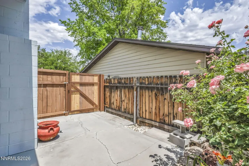 933 Lepori, Sparks, Nevada 89431, 3 Bedrooms Bedrooms, ,2 BathroomsBathrooms,Residential,Residential,Lepori,0,260007988