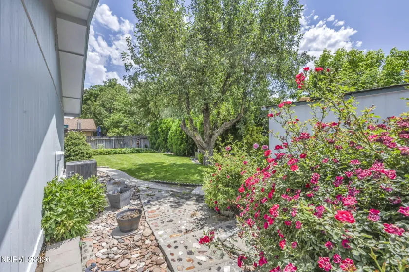 933 Lepori, Sparks, Nevada 89431, 3 Bedrooms Bedrooms, ,2 BathroomsBathrooms,Residential,Residential,Lepori,0,260007988