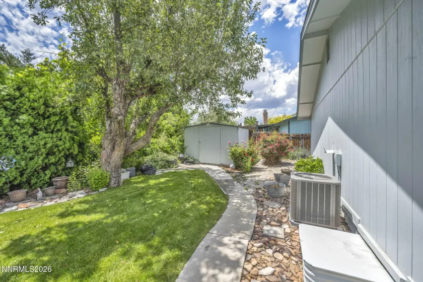 933 Lepori, Sparks, Nevada 89431, 3 Bedrooms Bedrooms, ,2 BathroomsBathrooms,Residential,Residential,Lepori,0,260007988
