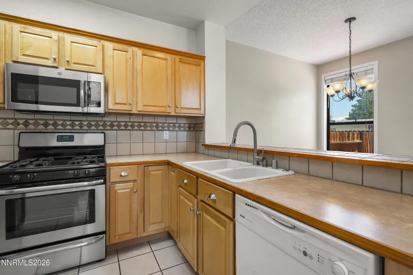 4310 Loreto, Reno, Nevada 89502, 2 Bedrooms Bedrooms, ,3 BathroomsBathrooms,Residential,Residential,Loreto,0,260007989