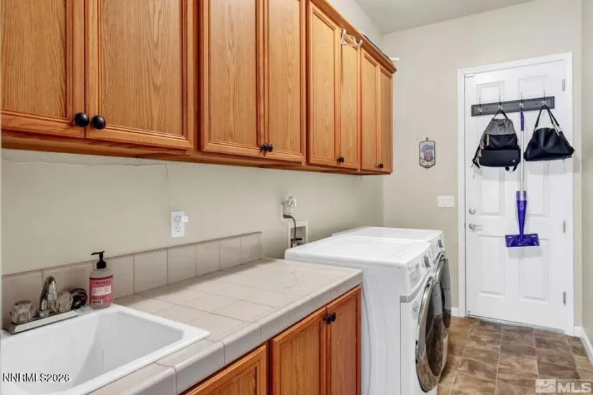 1646 Sunhaven, Reno, Nevada 89521, 3 Bedrooms Bedrooms, ,3 BathroomsBathrooms,Residential,Residential,Sunhaven,0,260007996