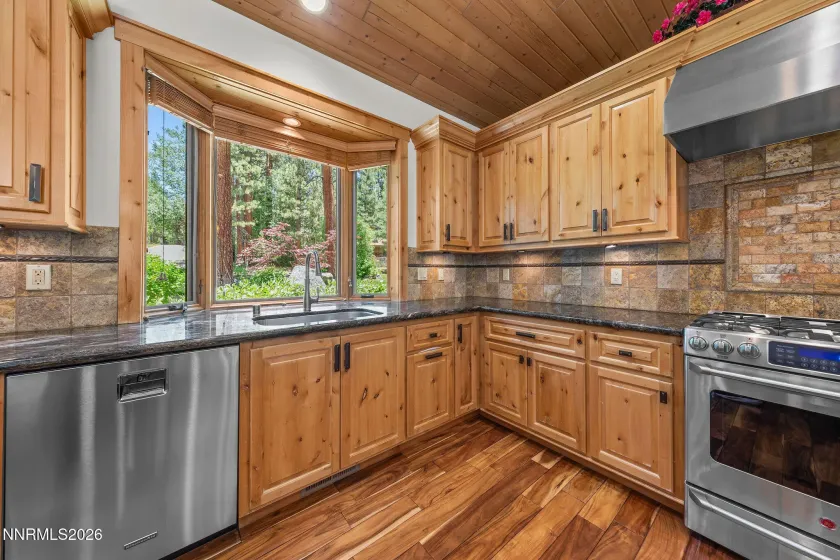 359 Summit, Stateline, Nevada 89449, 4 Bedrooms Bedrooms, ,4 BathroomsBathrooms,Residential,Residential,Summit,0,260008005