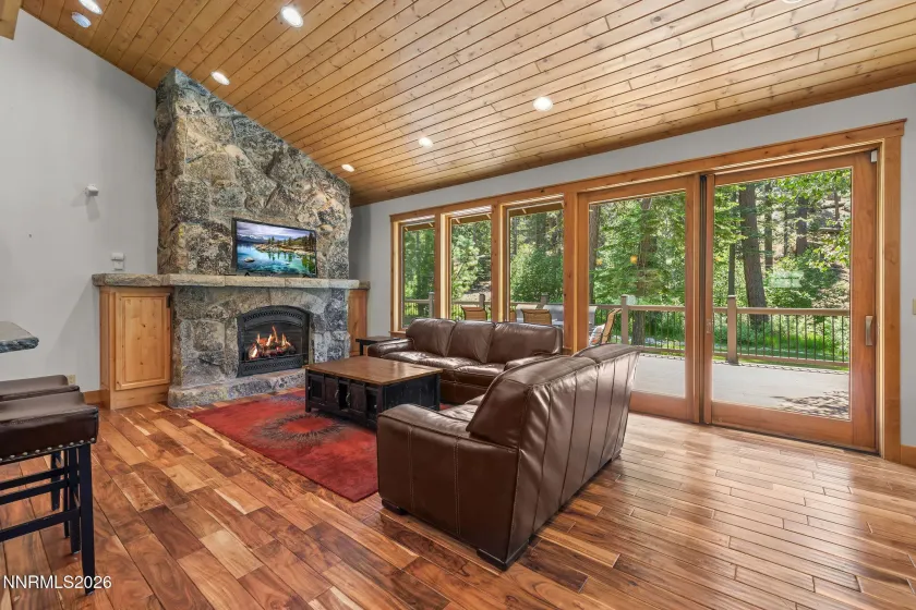359 Summit, Stateline, Nevada 89449, 4 Bedrooms Bedrooms, ,4 BathroomsBathrooms,Residential,Residential,Summit,0,260008005