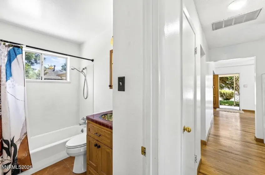 1055 Curti, Reno, Nevada 89502, 3 Bedrooms Bedrooms, ,1 BathroomBathrooms,Residential,Residential,Curti,0,260008030