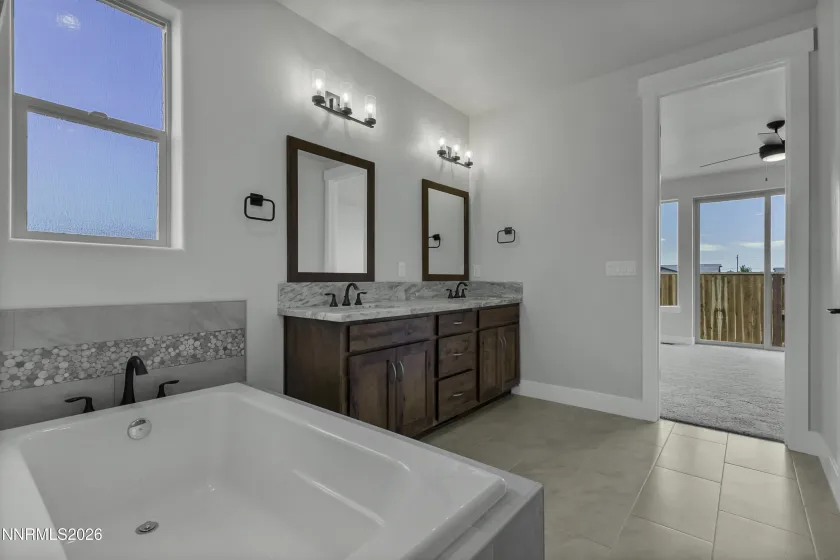 986 La Strata, Minden, Nevada 89423, 3 Bedrooms Bedrooms, ,3 BathroomsBathrooms,Residential,Residential,La Strata,0,260008036