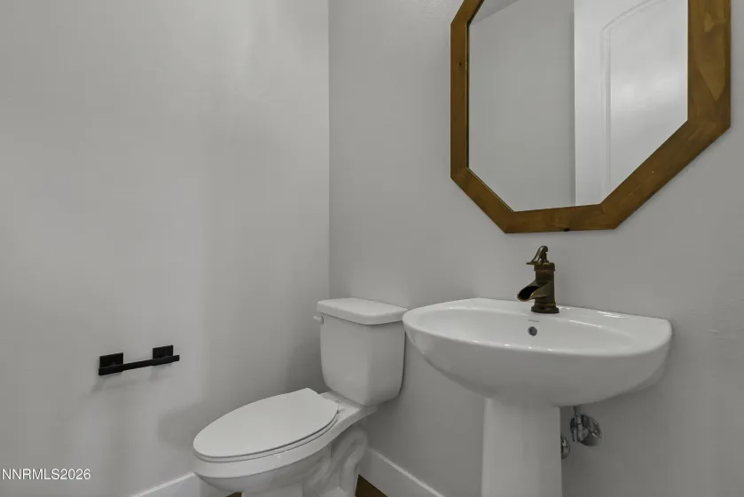 986 La Strata, Minden, Nevada 89423, 3 Bedrooms Bedrooms, ,3 BathroomsBathrooms,Residential,Residential,La Strata,0,260008036