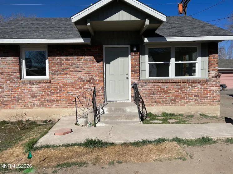 1522 F, Sparks, Nevada 89431, 4 Bedrooms Bedrooms, ,4 BathroomsBathrooms,Residential Income,Residential,F,0,260008039