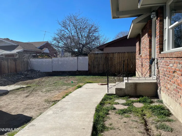 1522 F, Sparks, Nevada 89431, 4 Bedrooms Bedrooms, ,4 BathroomsBathrooms,Residential Income,Residential,F,0,260008039