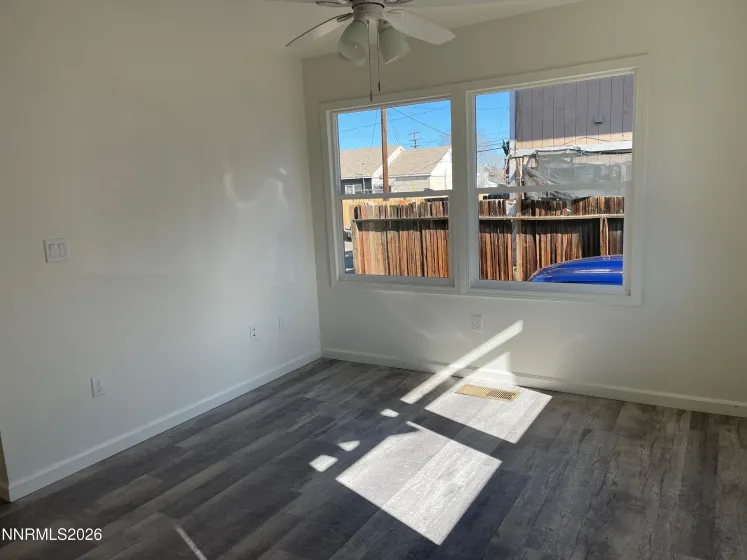 1522 F, Sparks, Nevada 89431, 4 Bedrooms Bedrooms, ,4 BathroomsBathrooms,Residential Income,Residential,F,0,260008039