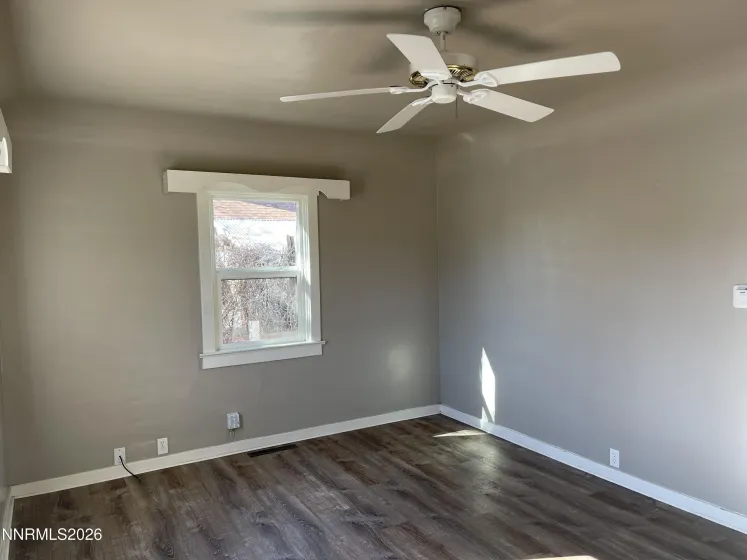 1522 F, Sparks, Nevada 89431, 4 Bedrooms Bedrooms, ,4 BathroomsBathrooms,Residential Income,Residential,F,0,260008039