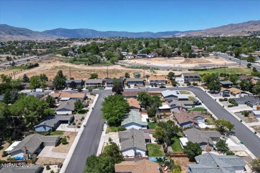 2205 Carlin, Reno, Nevada 89503, 3 Bedrooms Bedrooms, ,2 BathroomsBathrooms,Residential,Residential,Carlin,0,260007640