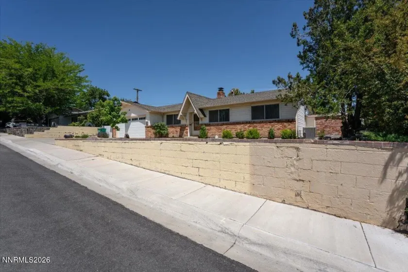2205 Carlin, Reno, Nevada 89503, 3 Bedrooms Bedrooms, ,2 BathroomsBathrooms,Residential,Residential,Carlin,0,260007640
