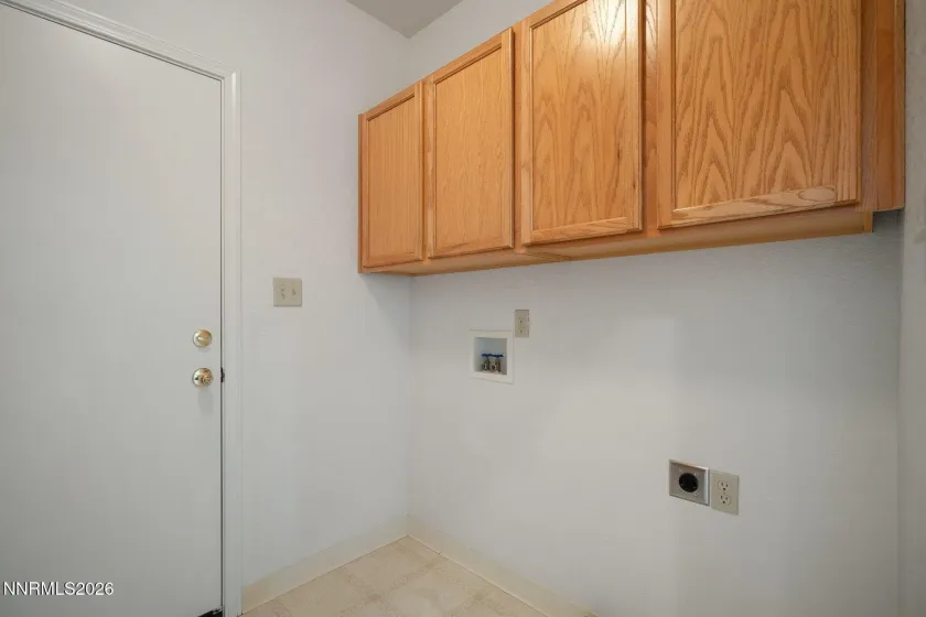 2555 Glen Eagles, Reno, Nevada 89523, 3 Bedrooms Bedrooms, ,4 BathroomsBathrooms,Residential,Residential,Glen Eagles,0,260008056