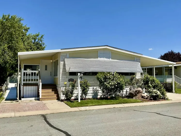 675 Parlanti Lane, Sparks, Nevada 89434, 2 Bedrooms Bedrooms, 10 Rooms Rooms,2 BathroomsBathrooms,Manufactured,Residential,109,Parlanti,0,260008086