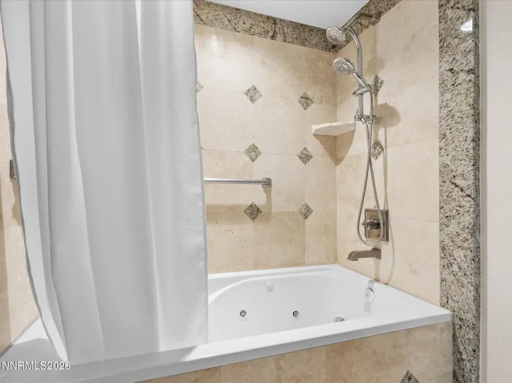 200 2nd, Reno, Nevada 89501, 2 Bedrooms Bedrooms, ,3 BathroomsBathrooms,Residential,Residential,2nd,0,260008075
