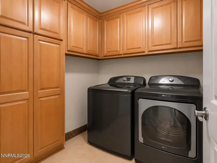 200 2nd, Reno, Nevada 89501, 2 Bedrooms Bedrooms, ,3 BathroomsBathrooms,Residential,Residential,2nd,0,260008075