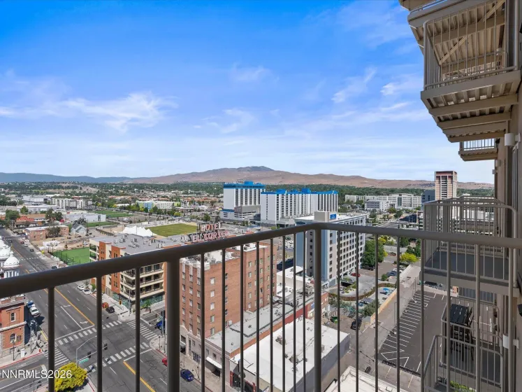 200 2nd, Reno, Nevada 89501, 2 Bedrooms Bedrooms, ,3 BathroomsBathrooms,Residential,Residential,2nd,0,260008075