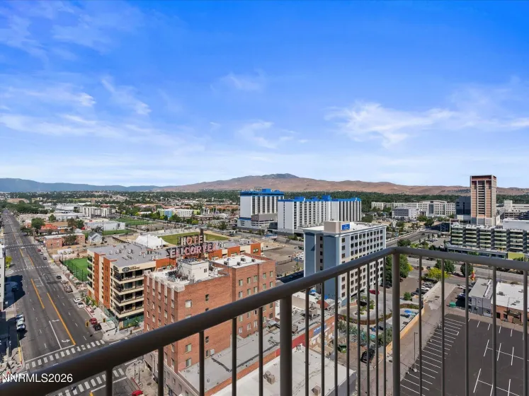 200 2nd, Reno, Nevada 89501, 2 Bedrooms Bedrooms, ,3 BathroomsBathrooms,Residential,Residential,2nd,0,260008075