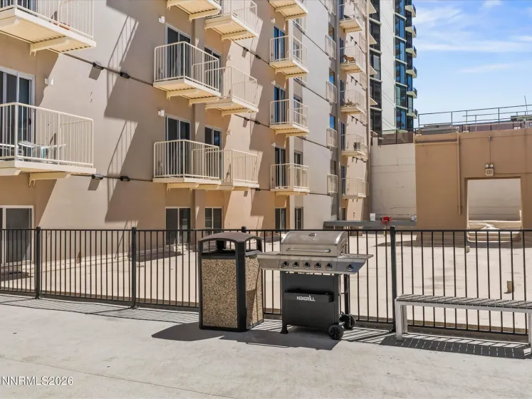 200 2nd, Reno, Nevada 89501, 2 Bedrooms Bedrooms, ,3 BathroomsBathrooms,Residential,Residential,2nd,0,260008075