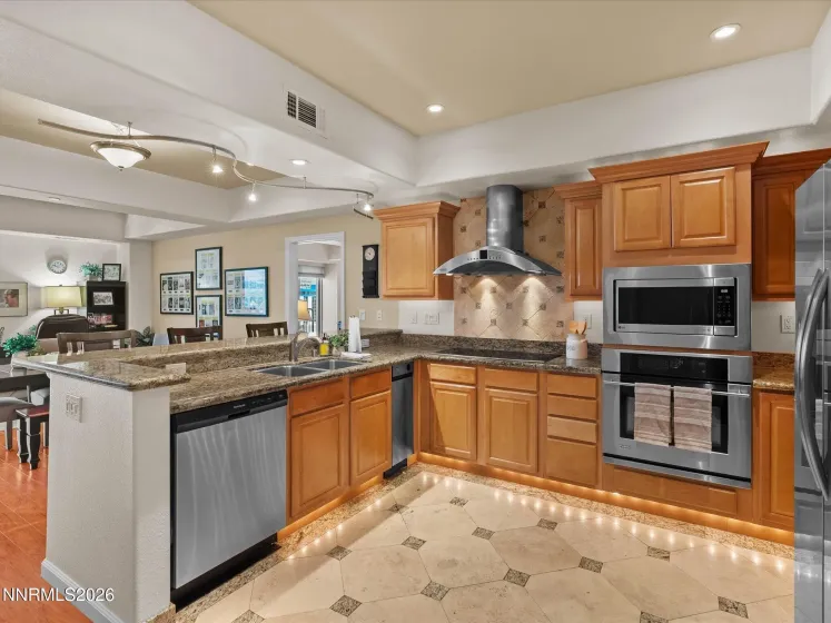 200 2nd, Reno, Nevada 89501, 2 Bedrooms Bedrooms, ,3 BathroomsBathrooms,Residential,Residential,2nd,0,260008075