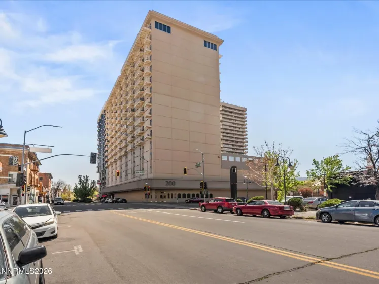 200 2nd, Reno, Nevada 89501, 2 Bedrooms Bedrooms, ,3 BathroomsBathrooms,Residential,Residential,2nd,0,260008075
