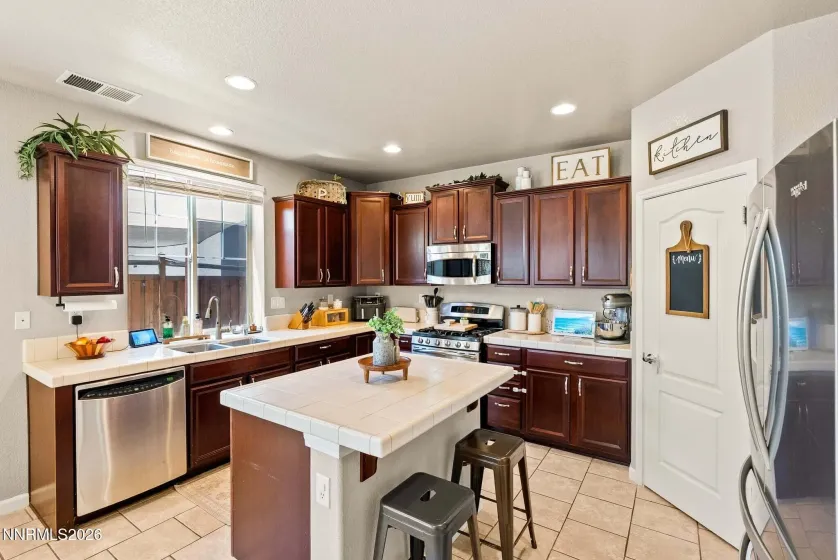 3959 White Oak, Sparks, Nevada 89436, 3 Bedrooms Bedrooms, ,3 BathroomsBathrooms,Residential,Residential,White Oak,0,260008083