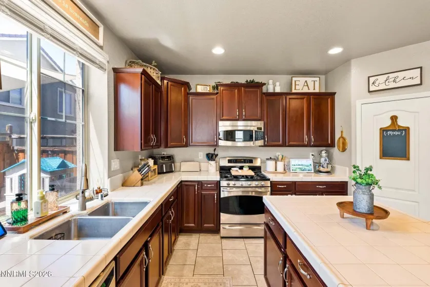 3959 White Oak, Sparks, Nevada 89436, 3 Bedrooms Bedrooms, ,3 BathroomsBathrooms,Residential,Residential,White Oak,0,260008083