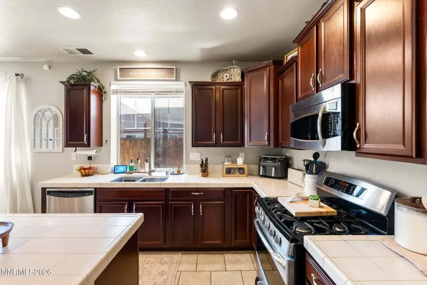 3959 White Oak, Sparks, Nevada 89436, 3 Bedrooms Bedrooms, ,3 BathroomsBathrooms,Residential,Residential,White Oak,0,260008083
