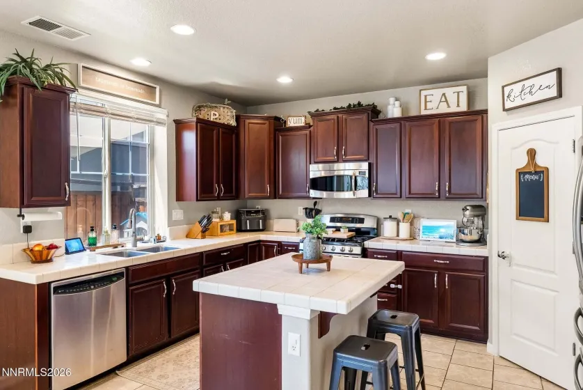 3959 White Oak, Sparks, Nevada 89436, 3 Bedrooms Bedrooms, ,3 BathroomsBathrooms,Residential,Residential,White Oak,0,260008083
