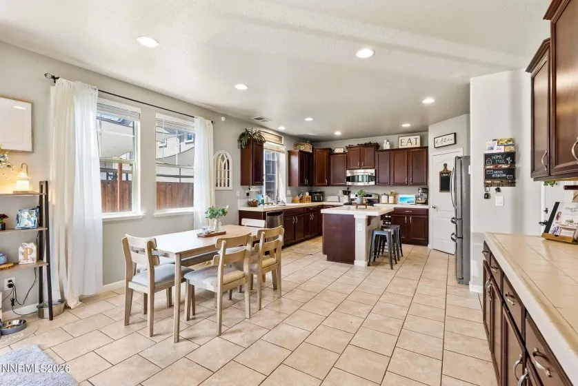 3959 White Oak, Sparks, Nevada 89436, 3 Bedrooms Bedrooms, ,3 BathroomsBathrooms,Residential,Residential,White Oak,0,260008083