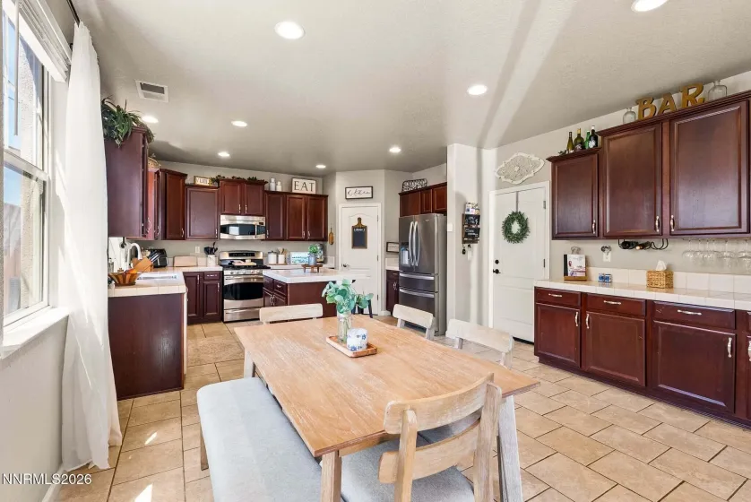 3959 White Oak, Sparks, Nevada 89436, 3 Bedrooms Bedrooms, ,3 BathroomsBathrooms,Residential,Residential,White Oak,0,260008083