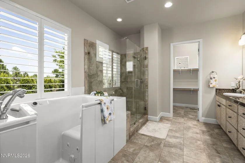 1770 Laurel Ridge, Reno, Nevada 89523, 3 Bedrooms Bedrooms, ,3 BathroomsBathrooms,Residential,Residential,Laurel Ridge,0,260008100
